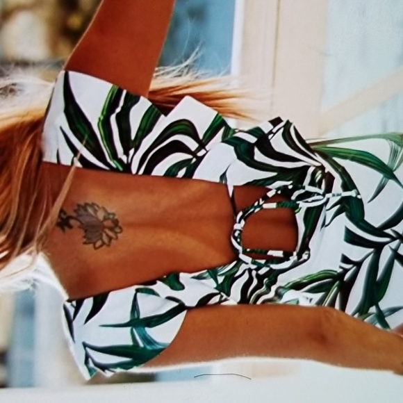 NWT LOW CUT PADDED RUFFLE MONOKINI SWIM BATHING SUIT SIZE LARGE - Picture 4 of 14